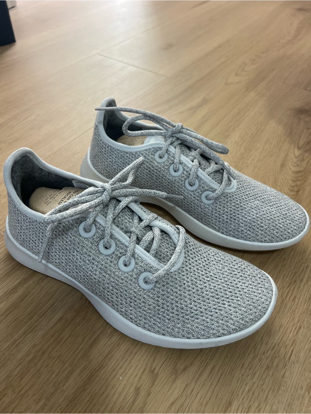 Only worn once Allbirds Women’s Tree Runner Shoes
